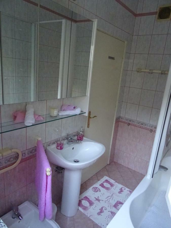 Apartman Iris S Terasom Риека Экстерьер фото