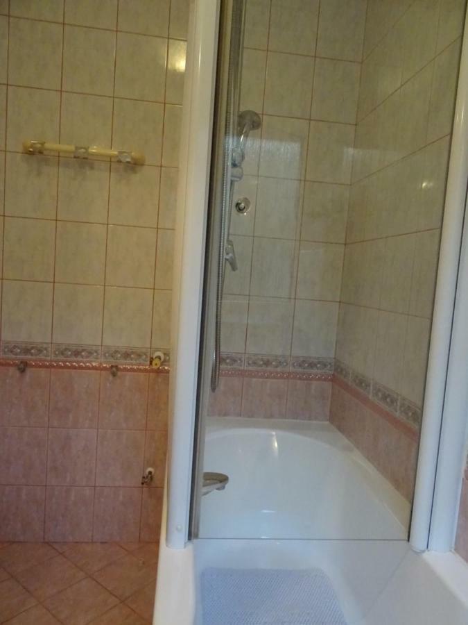Apartman Iris S Terasom Риека Экстерьер фото